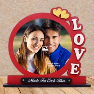 Circle shaped couple frame